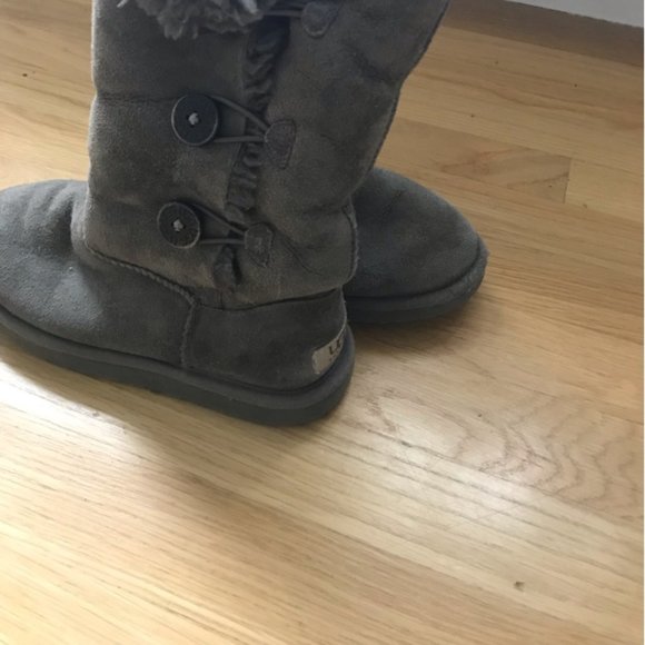 Tall UGG Gray Bailey Bow Triplets - Picture 1 of 5